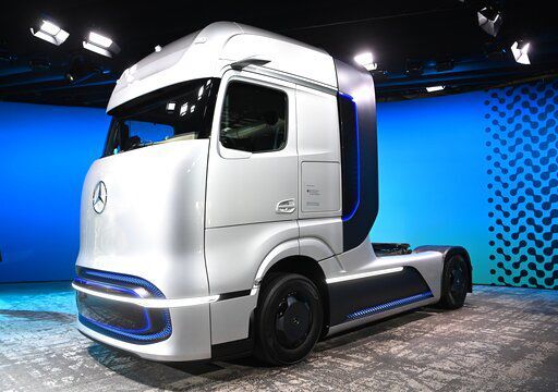 Daimler Truck AG unveils plans for hydrogen and battery trucks in a zero-emissions, software-driven future.  PHOTO CREDIT: Britta Pedersen