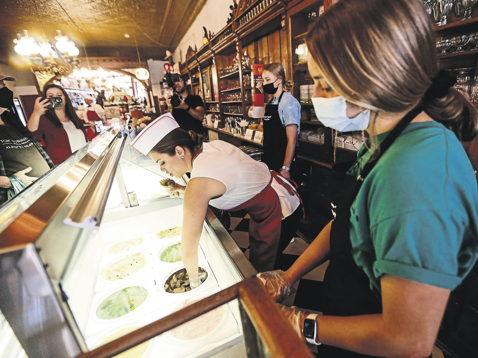 Ice cream is scooped at The American Old Fashioned Ice Cream Parlor in Galena, Ill.    PHOTO CREDIT: Dave Kettering