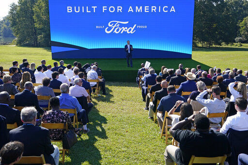 Ford Executive Chairman Bill Ford speaks during a presentation on the planned factory to build electric F-Series trucks and the batteries to power future electric Ford and Lincoln vehicles Tuesday, Sept. 28, 2021, in Memphis, Tenn. The Tennessee plant is to be built near Stanton, Tenn. (AP Photo/Mark Humphrey)    PHOTO CREDIT: Mark Humphrey