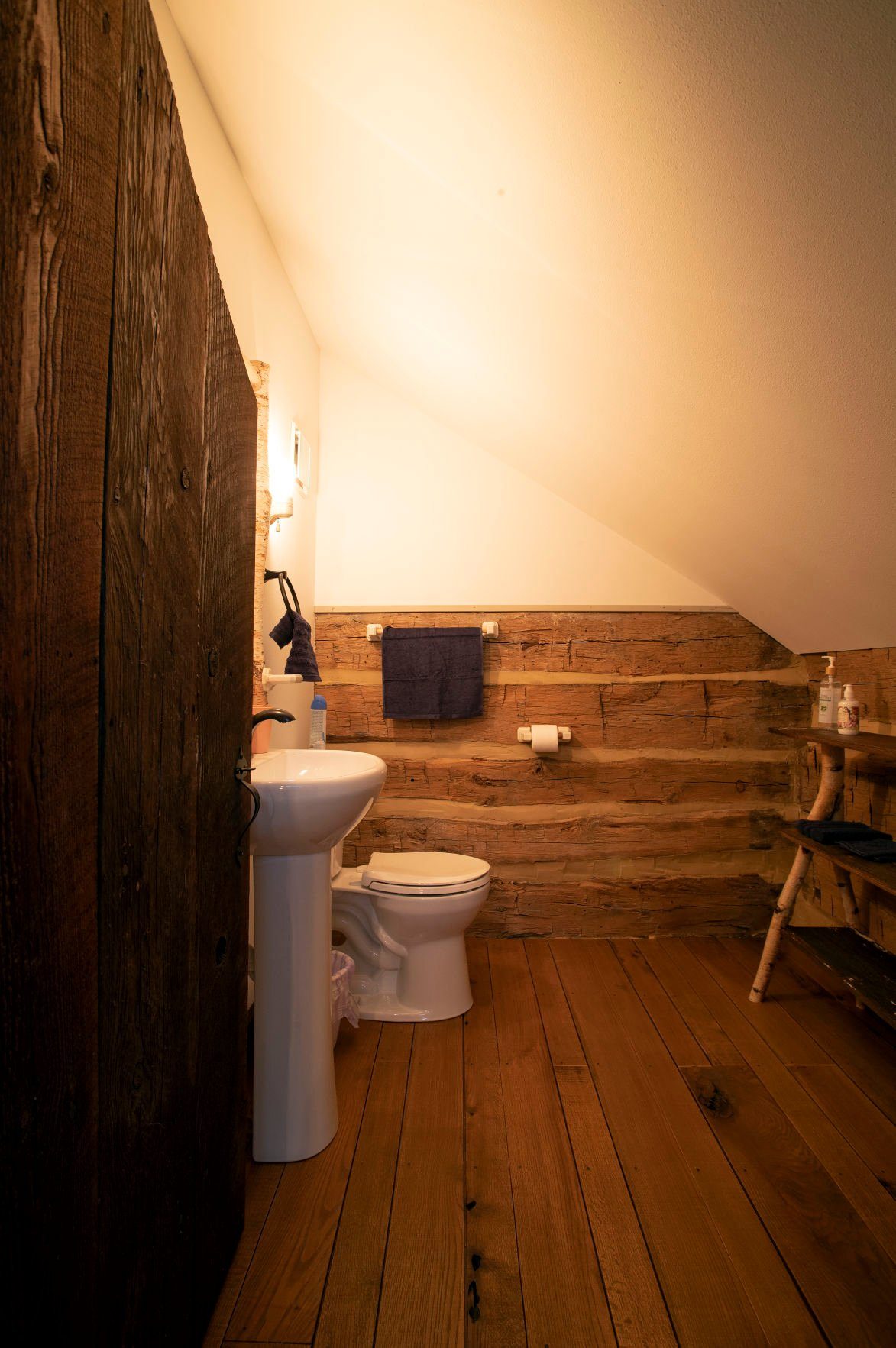 Second-floor bathroom of the Woodenhead cabin in St. Donatus, Iowa, on Friday, Dec. 10, 2021.    PHOTO CREDIT: Stephen Gassman