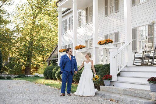 Shelley Kapitulik-Jaye and her husband, Stephen Jaye, were wed on a Wednesday, tapping into a trend of couples choosing weekdays for their weddings, either by choice or necessity.    PHOTO CREDIT: Mindy Briar Photography via AP
