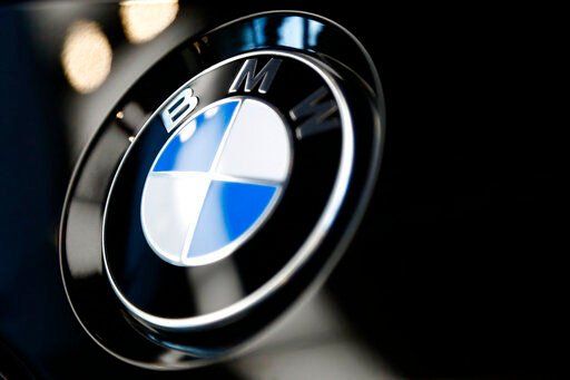  BMW is recalling more than 917,000 cars and SUVs in the U.S. today - most for a third time - to fix a problem that can cause engine compartment fires. The recall covers many 3 Series, 5 Series, 1 Series, X5, X3, and Z4 vehicles from 2006 through 2013.     PHOTO CREDIT: Matthias Schrader