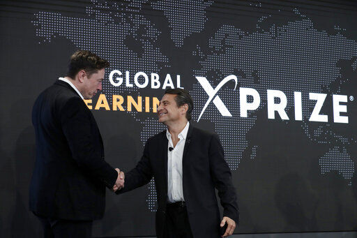 From algae farming to producing a sort of artificial limestone, ideas for reducing greenhouse gas in the atmosphere are getting a funding boost from famed entrepreneur Elon Musk. The Tesla electric vehicle and SpaceX rocket company developer is bankrolling a $100 million XPRIZE Carbon Removal competition for the most promising ways to reduce atmospheric carbon dioxide by grabbing the gas right out of the air.     PHOTO CREDIT: Marcio Jose Sanchez