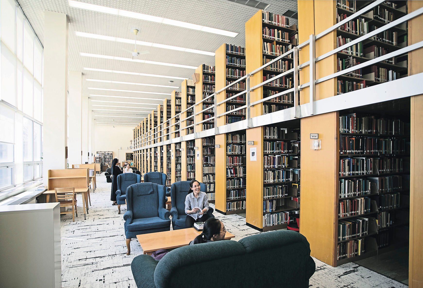 Students study in the library at the college.    PHOTO CREDIT: Stephen Gassman