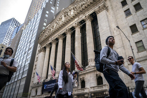 Stocks fell in morning trading on Wall Street today, continuing a losing streak that has brought the market down for six weeks in a row.     PHOTO CREDIT: John Minchillo