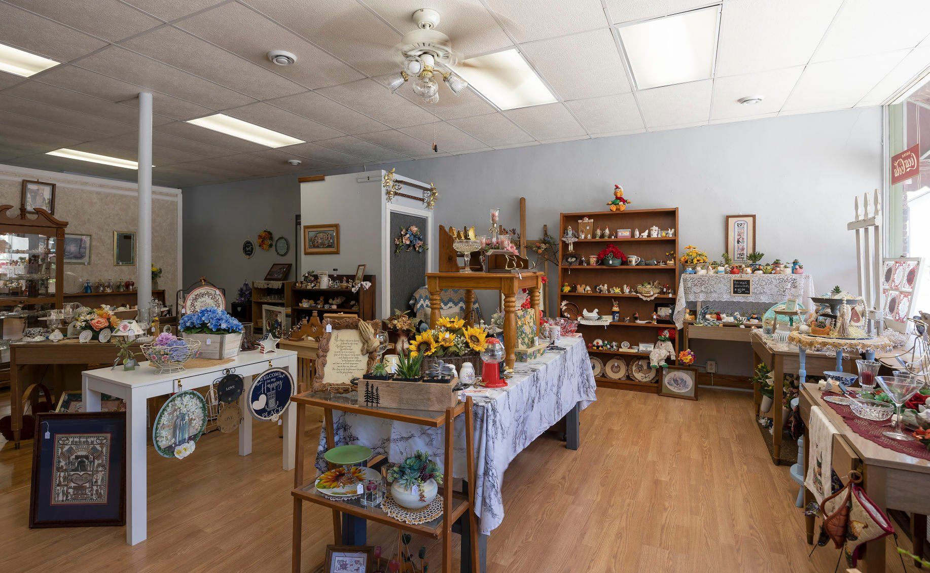 A Little Bit of Everything is a shop in Potosi, Wis., that focuses on gifts and craft items, as well as antiques and collectibles.    PHOTO CREDIT: Stephen Gassman