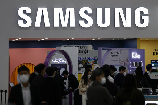 Samsung Electronics Co. today reported it posted a 12% increase in operating profit for the second quarter of this year thanks to strong demand for server chips.     PHOTO CREDIT: Lee Jin-man