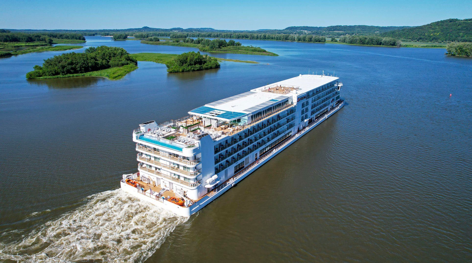 The Viking Mississippi cruise ship navigates the Mississippi River north of Bellevue, Iowa, on Wednesday.    PHOTO CREDIT: Dave Kettering