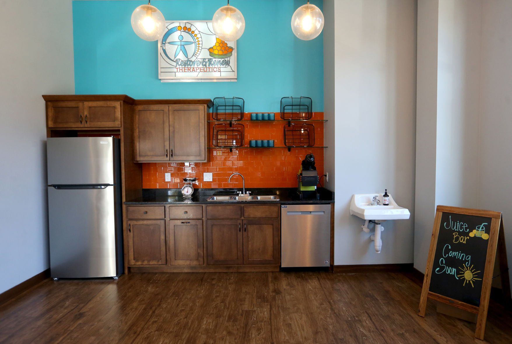 A juice bar at Restore and Renew Therapeutics in Asbury, Iowa.    PHOTO CREDIT: JESSICA REILLY