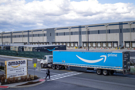 Amazon will hire 150,000 full-time, part-time and seasonal employees across its warehouses ahead of the holiday season.     PHOTO CREDIT: Eduardo Munoz Avarez