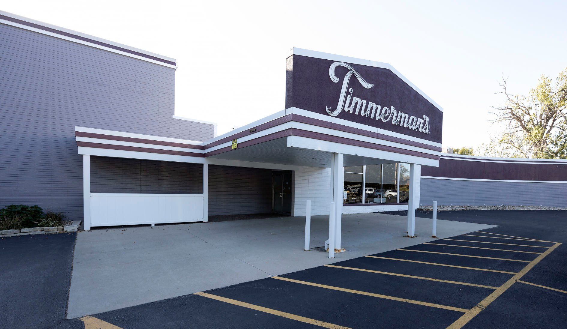 Exterior of Timmerman’s Supper Club in East Dubuque, Ill.    PHOTO CREDIT: Stephen Gassman