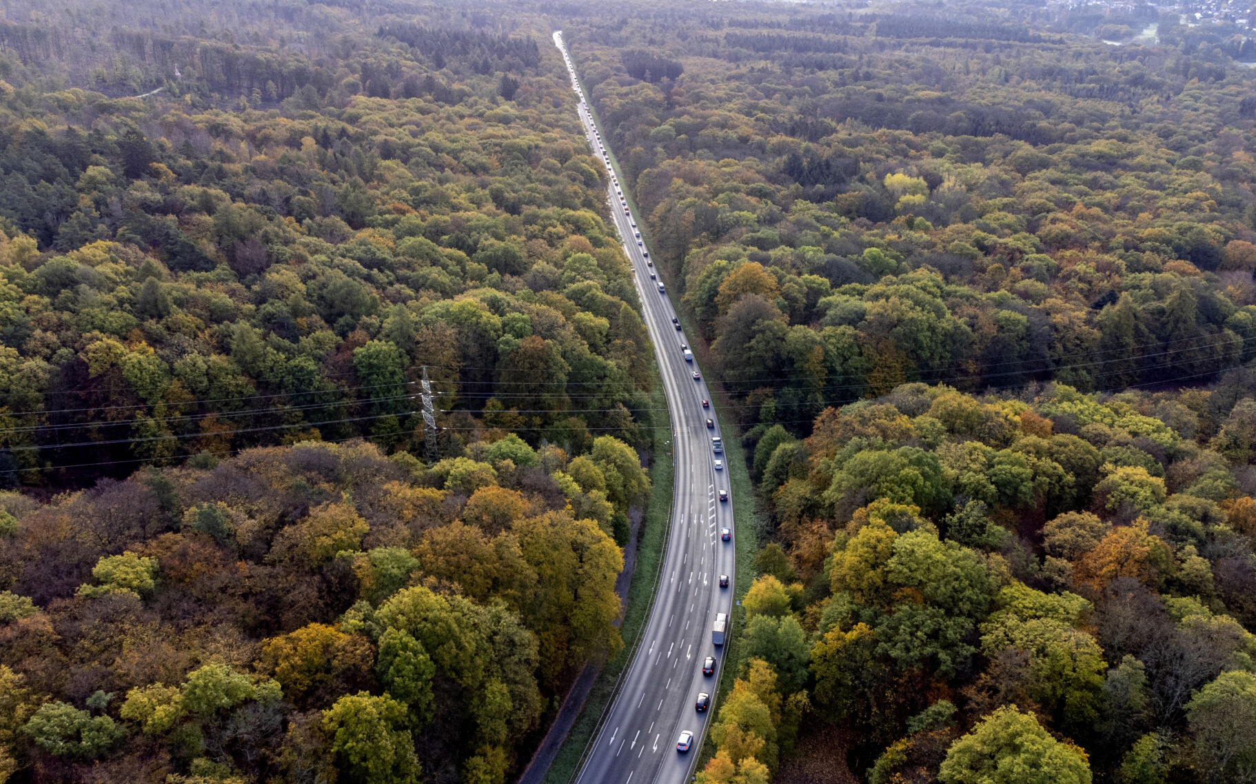 <p>Commmuters drive on one of the main roads from the forests of the Taunus region to the city of Frankfurt, Germany, Tuesday, Nov. 8, 2022. (AP Photo/Michael Probst)</p>   PHOTO CREDIT: Michael Probst - staff, AP
