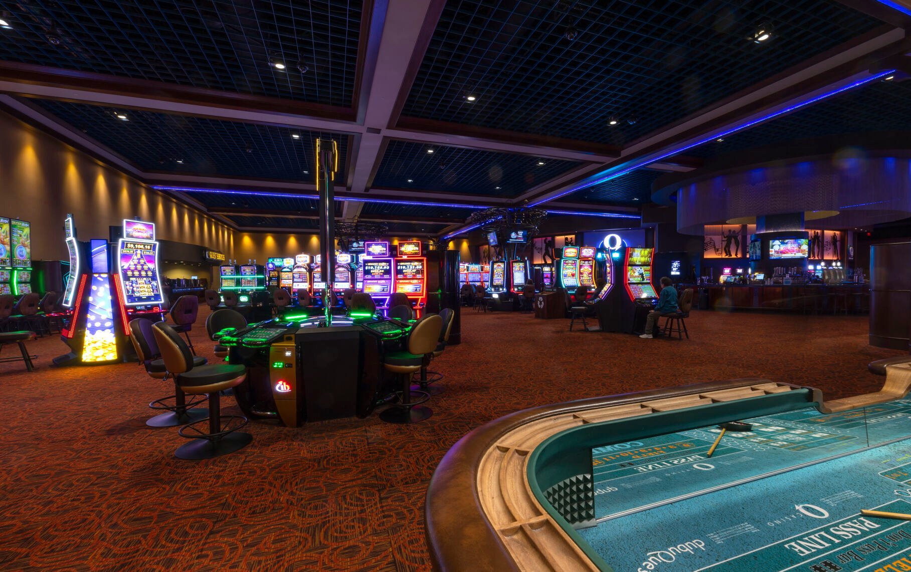 The casino floor at Q Casino in Dubuque on Tuesday, Jan. 24, 2023.    PHOTO CREDIT: Gassman