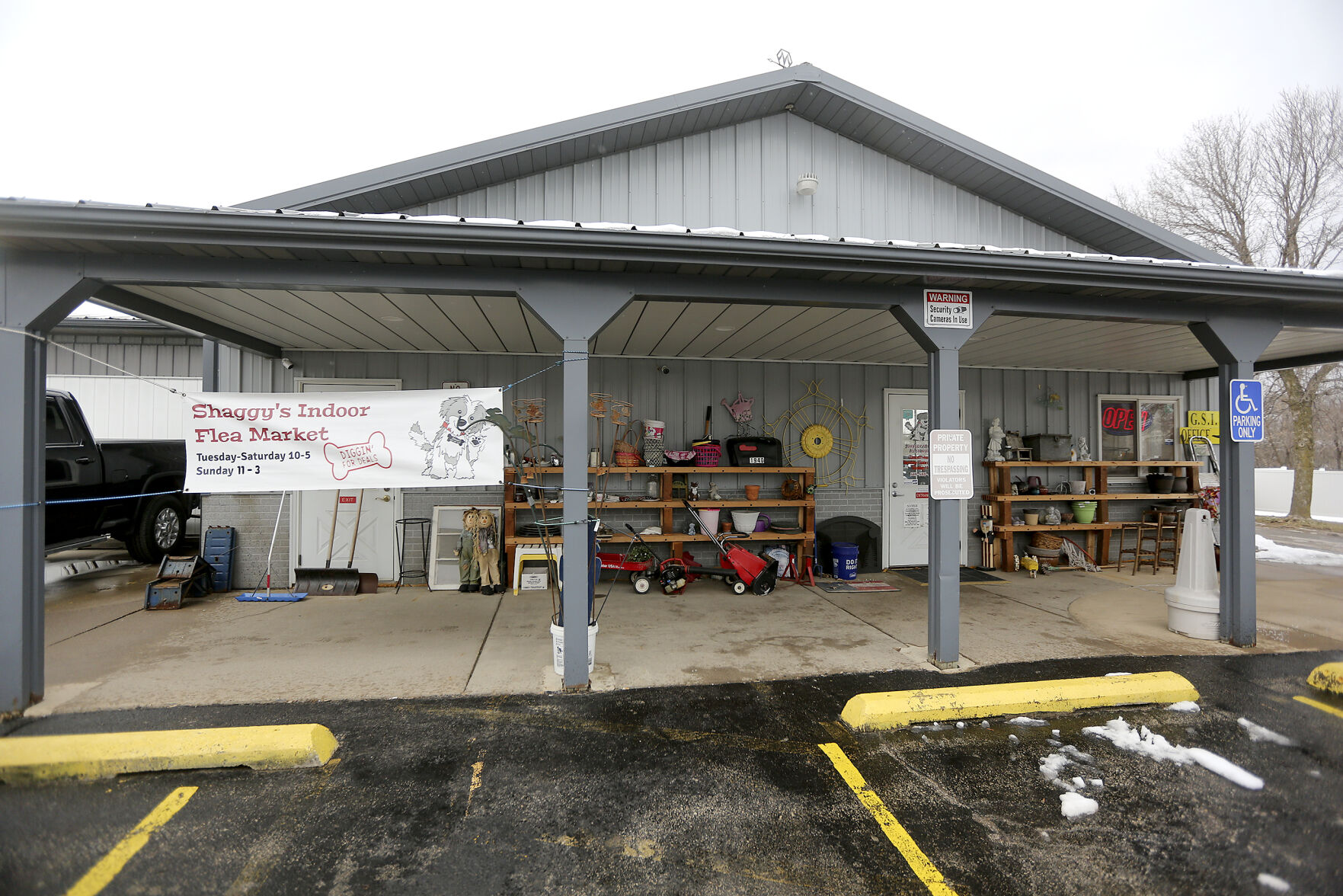 Shaggy’s Indoor Flea Market located at 175 North Crescent Ridge in Dubuque.    PHOTO CREDIT: Dave Kettering
