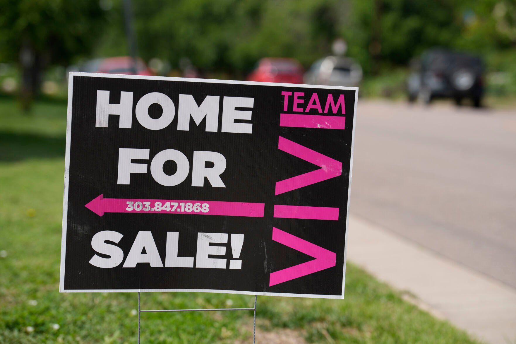 <p>A for sale sign stands outside a single-family residence on the market Sunday, June 18, 2023, in Denver. On Thursday, the National Association of Realtors reports on sales of existing homes in May. (AP Photo/David Zalubowski)</p>   PHOTO CREDIT: David Zalubowski 