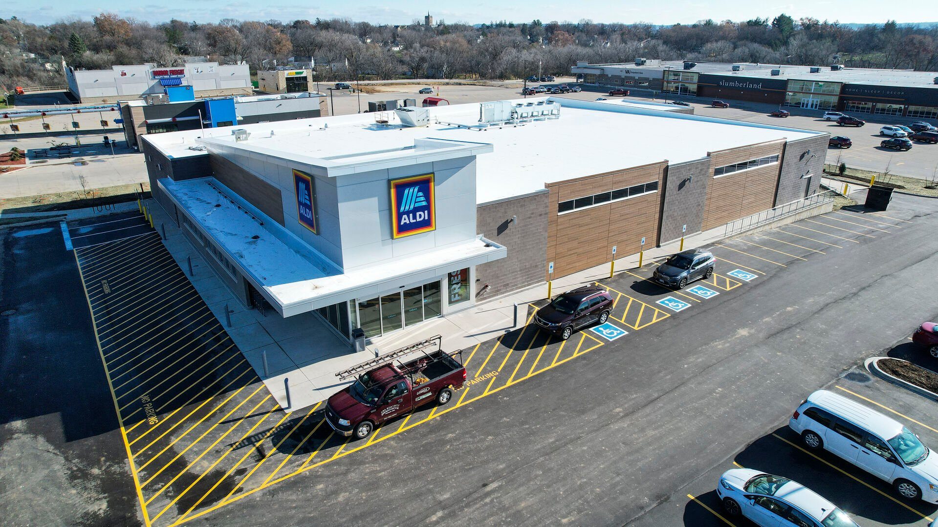 Aldi recently opened another Dubuque store, in Plaza 20.    PHOTO CREDIT: Dave Kettering
Telegraph Herald