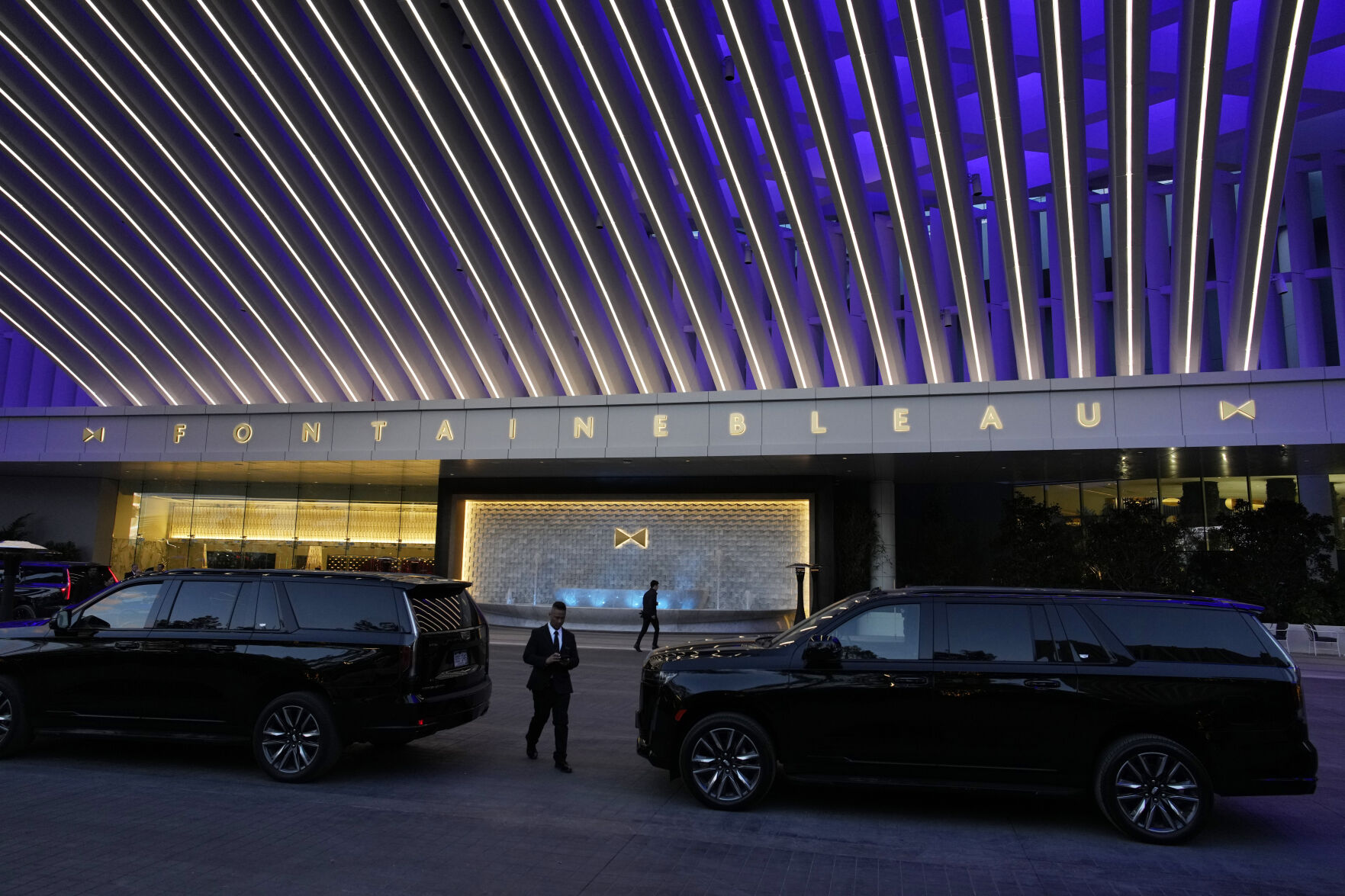 <p>A driver walks to his car in the porte cochere ahead of the official opening of the Fontainebleau Las Vegas hotel-casino Tuesday, Dec. 12, 2023, in Las Vegas. (AP Photo/John Locher)</p>   PHOTO CREDIT: John Locher