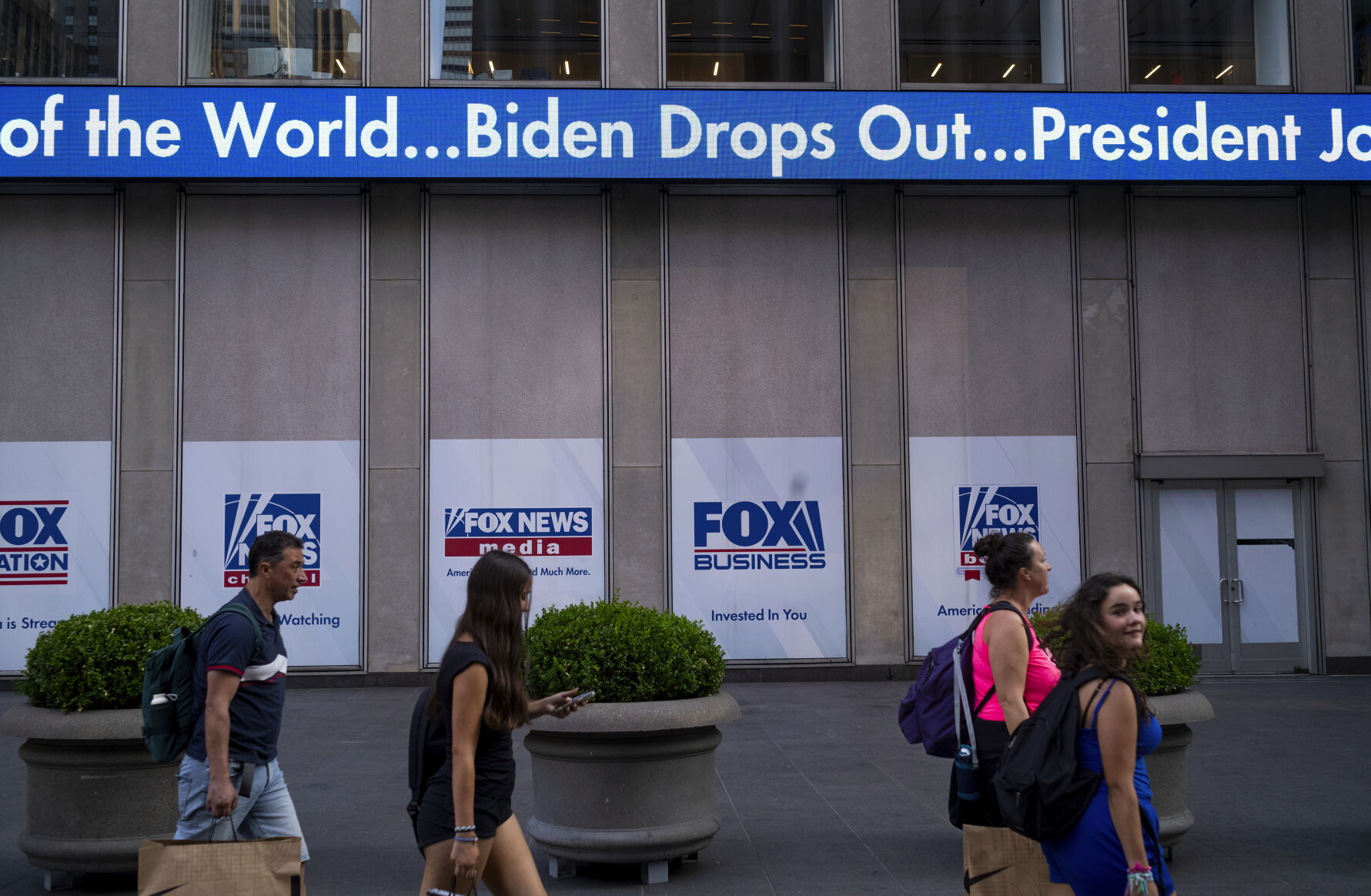 <p>A news crawl appears on the side of the Fox News building in New York, Sunday, July 21, 2024, in the wake of President Joe Biden dropping out of the 2024 race for the White House. (AP Photo/Craig Ruttle)</p>   PHOTO CREDIT: Craig Ruttle 