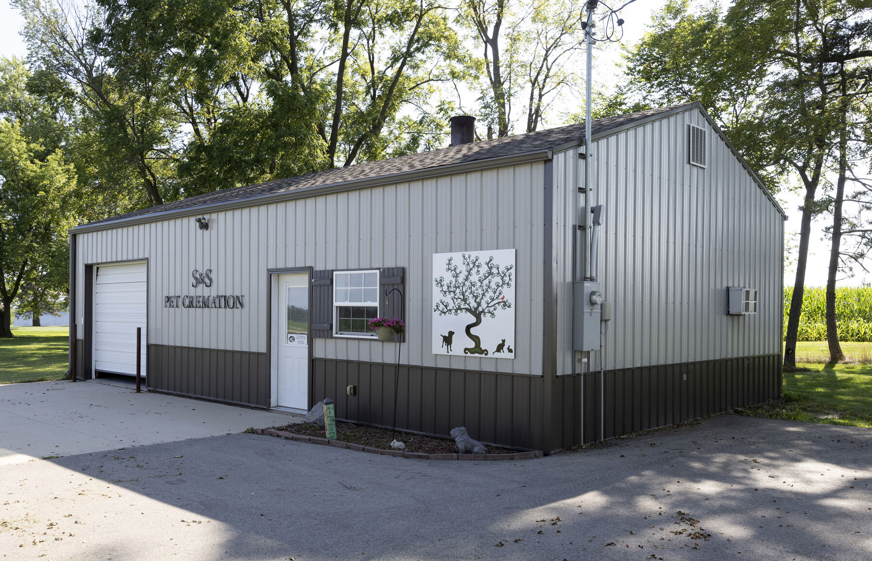 The exterior of S&S Pet Cremation in Centralia, Iowa.    PHOTO CREDIT: Stephen Gassman/Telegraph Herald