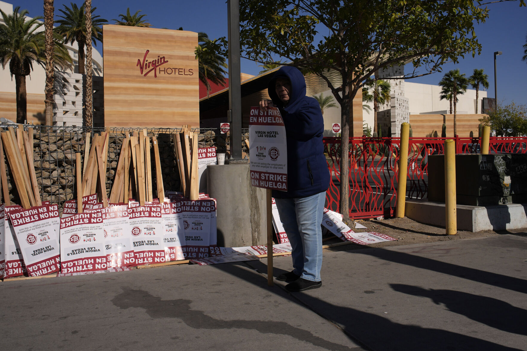 <p>Members of the Culinary Workers Union picket in front of the Virgin Hotels Las Vegas, Friday, Nov. 15, 2024, in Las Vegas. (AP Photo/John Locher)</p>   PHOTO CREDIT: John Locher - staff, ASSOCIATED PRESS