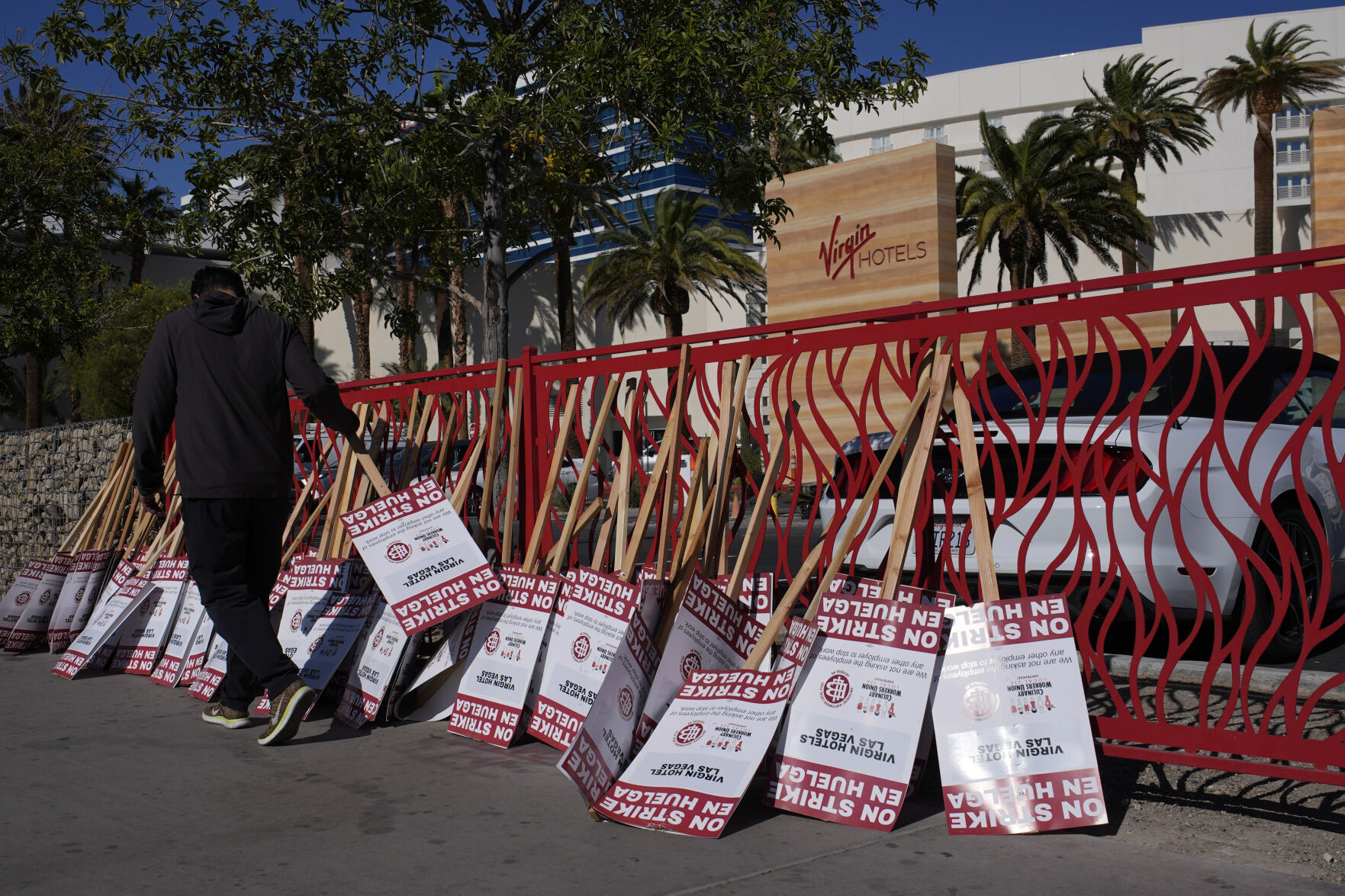 <p>Members of the Culinary Workers Union picket in front of the Virgin Hotels Las Vegas, Friday, Nov. 15, 2024, in Las Vegas. (AP Photo/John Locher)</p>   PHOTO CREDIT: John Locher - staff, ASSOCIATED PRESS