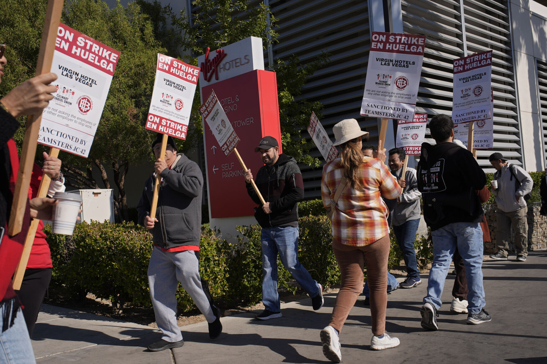 <p>Members of the Culinary Workers Union picket in front of the Virgin Hotels Las Vegas, Friday, Nov. 15, 2024, in Las Vegas. (AP Photo/John Locher)</p>   PHOTO CREDIT: John Locher - staff, ASSOCIATED PRESS