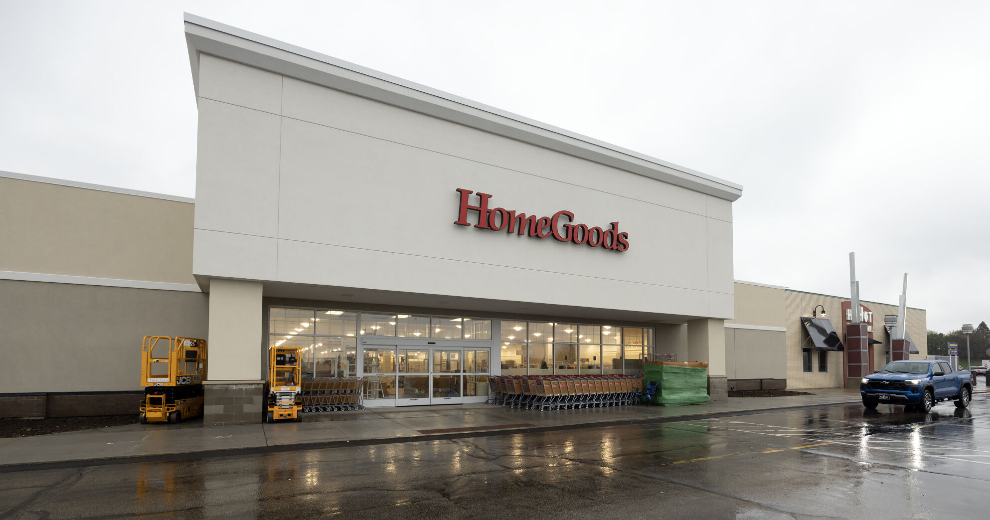 The exterior of the new HomeGoods store at Kennedy Mall in Dubuque.    PHOTO CREDIT: Stephen Gassman
Telegraph Herald