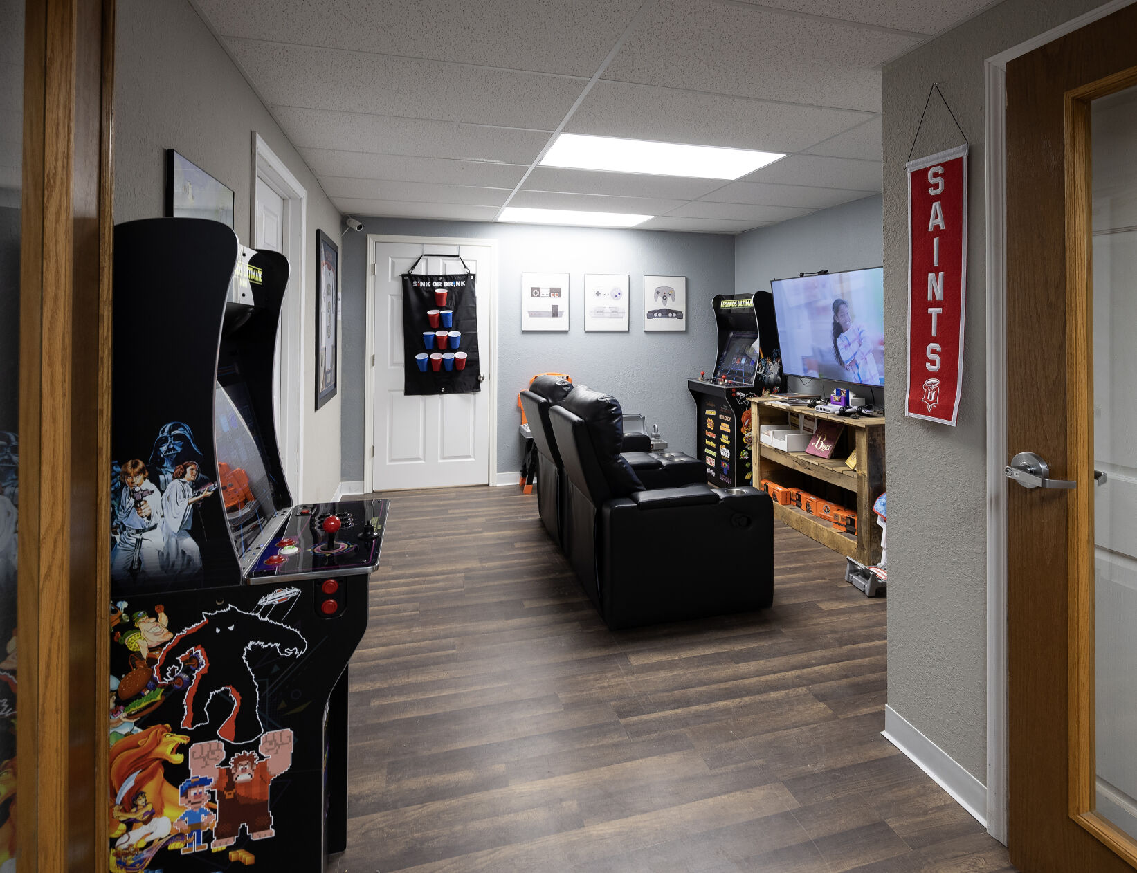 The waiting room for The Man Cave Cut Shop in Peosta, Iowa, on Friday, Dec. 27, 2024.    PHOTO CREDIT: Stephen Gassman